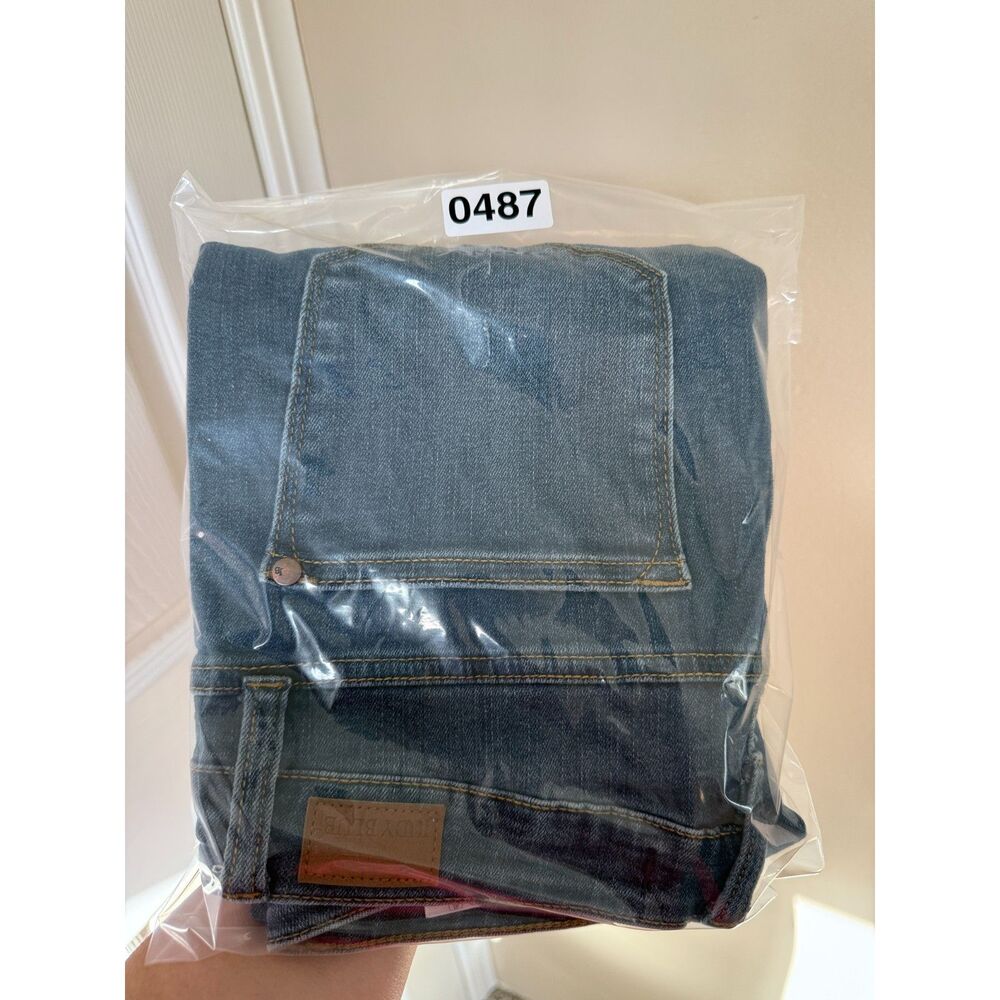 Judy Blue Relaxed Fit Mid Rise Distressed Jeans JB82102 DK Size 29 - Picture 7 of 7